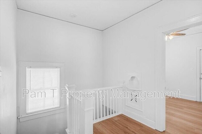 Building Photo - 613 W 39th St