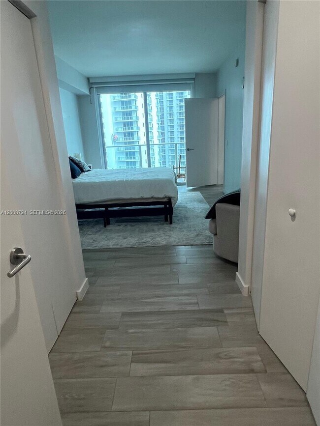 Building Photo - 1100 S Miami Ave