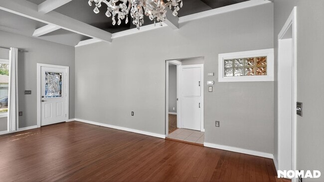 Building Photo - Charming 2BR House in Engelwood