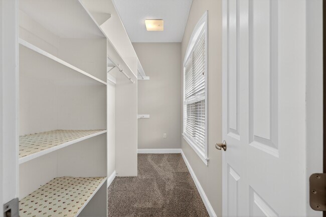 Building Photo - 2580 Heather Oaks Ct