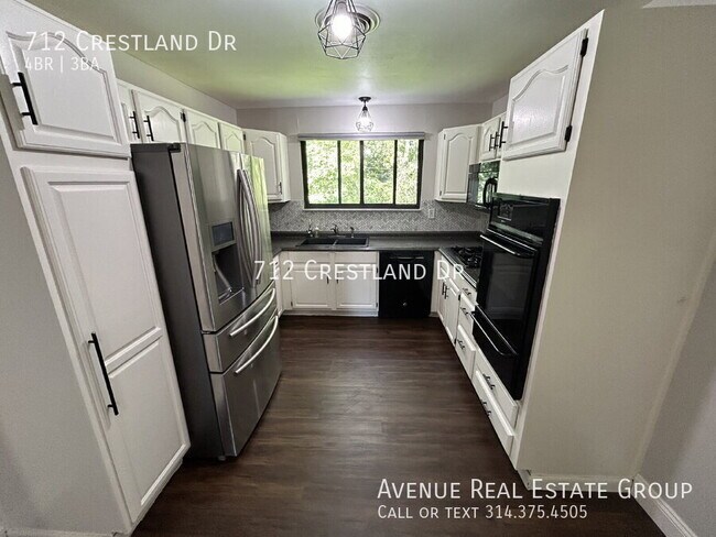 Building Photo - 712 Crestland Dr