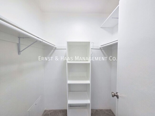 Building Photo - 3565 Linden Ave