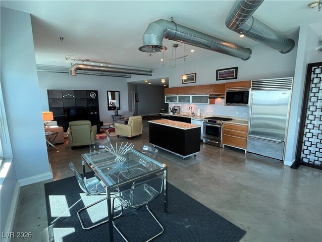 Building Photo - 200 Hoover Ave