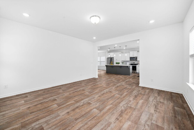 Building Photo - Spacious 4-Bedroom Rental in Desirable Arl...