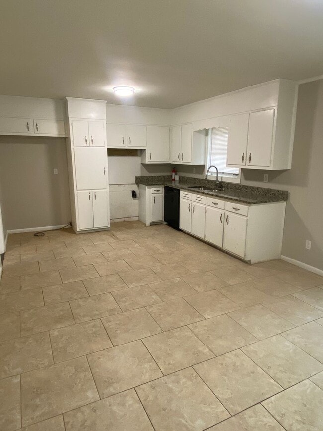 Building Photo - Beautiful 3BR Home – Comfort & Functionality