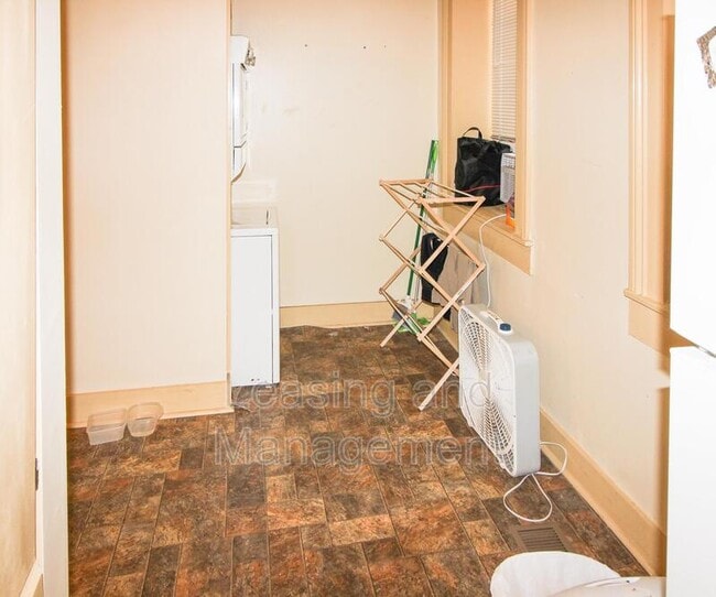 Building Photo - 25 George St