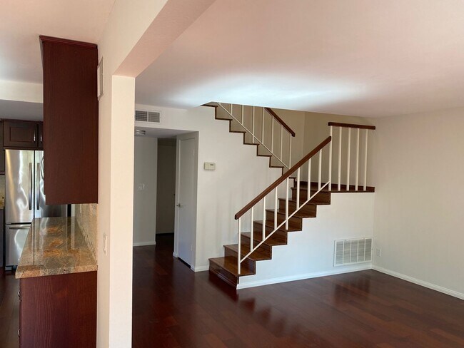Building Photo - 5648 Slicers Cir