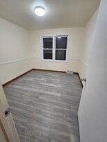 Building Photo - 210 E Midlothian Blvd