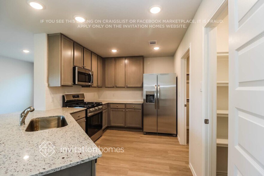 Building Photo - 10831 Cloudless Ct