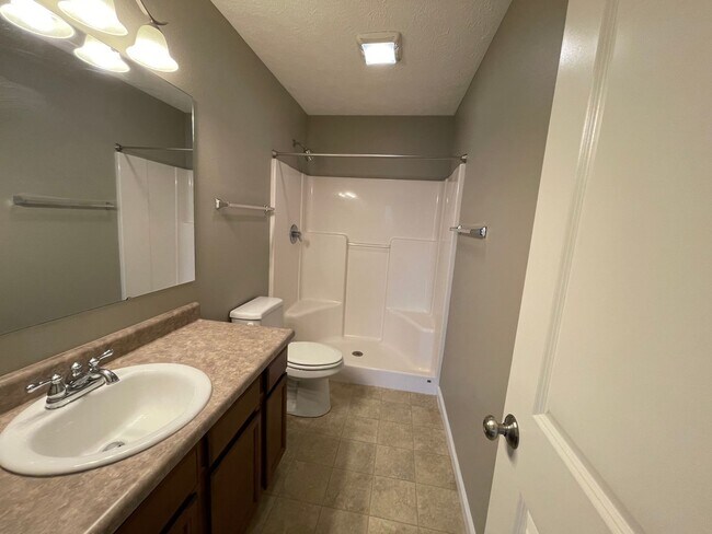 Building Photo - 3 Bedroom Home In Lindberg Village