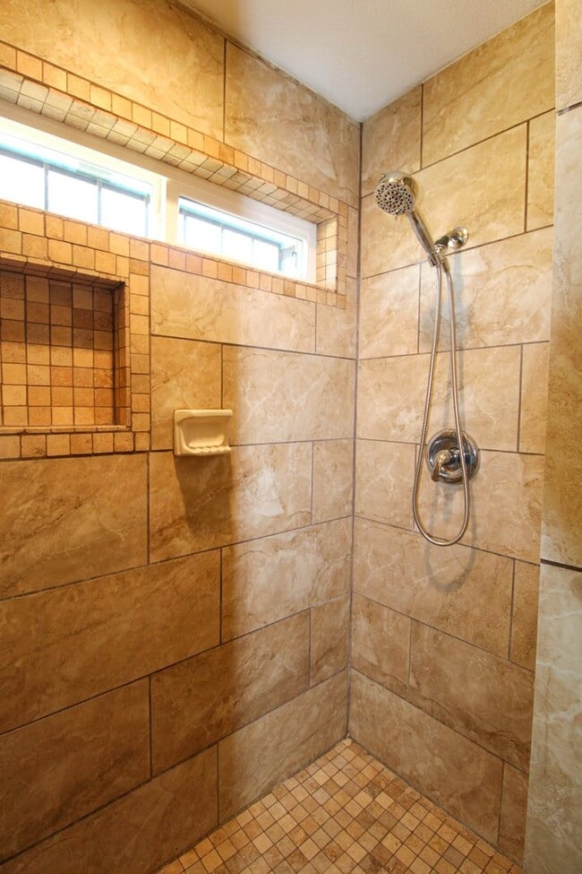 Building Photo - 10323 Quail Meadow St