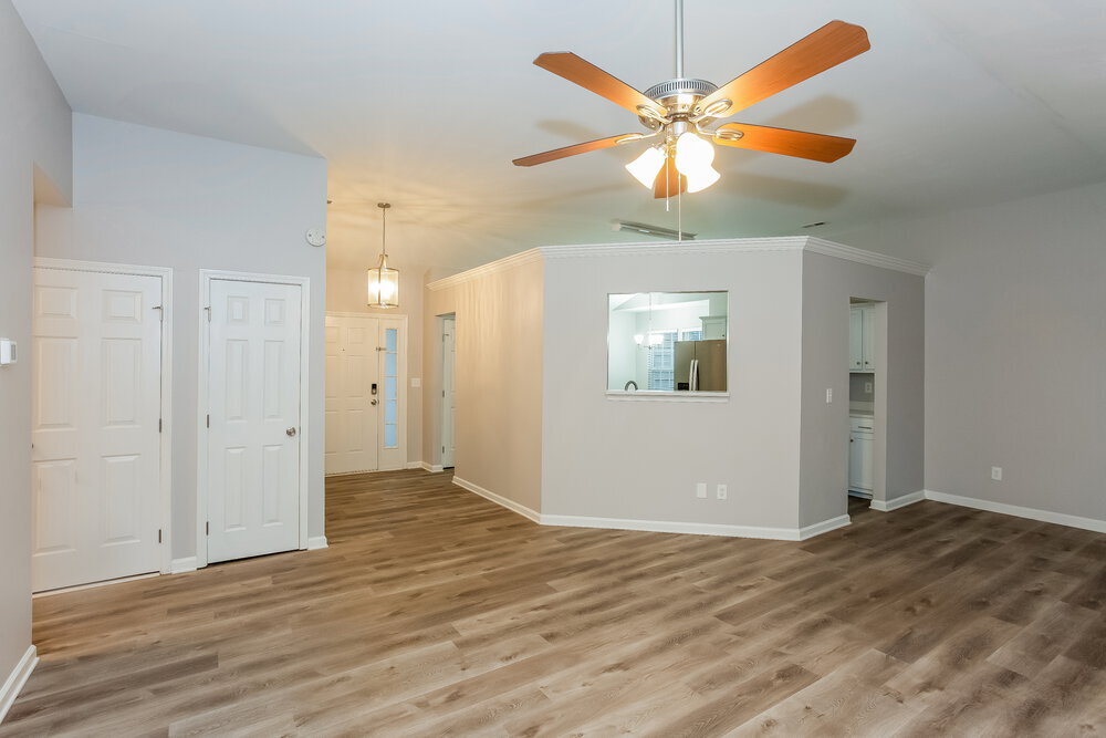 Building Photo - 6235 Red Clover Ln