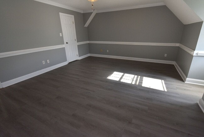 Building Photo - 3924 Hampton Dr