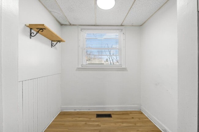 Building Photo - MOVE-IN SPECIAL - NEW LISTING! 4 BEDROOM HOME