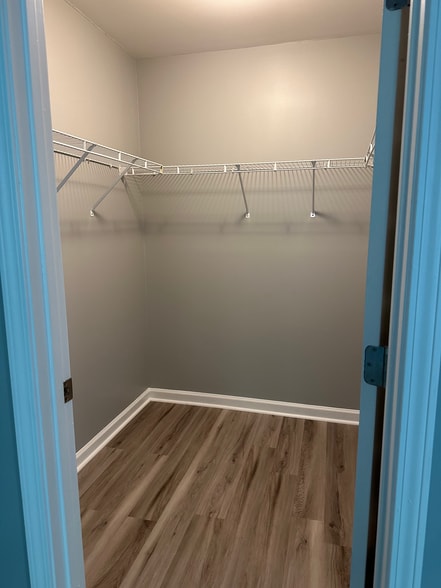 Master Closet - 2230 Valley Edge Dr