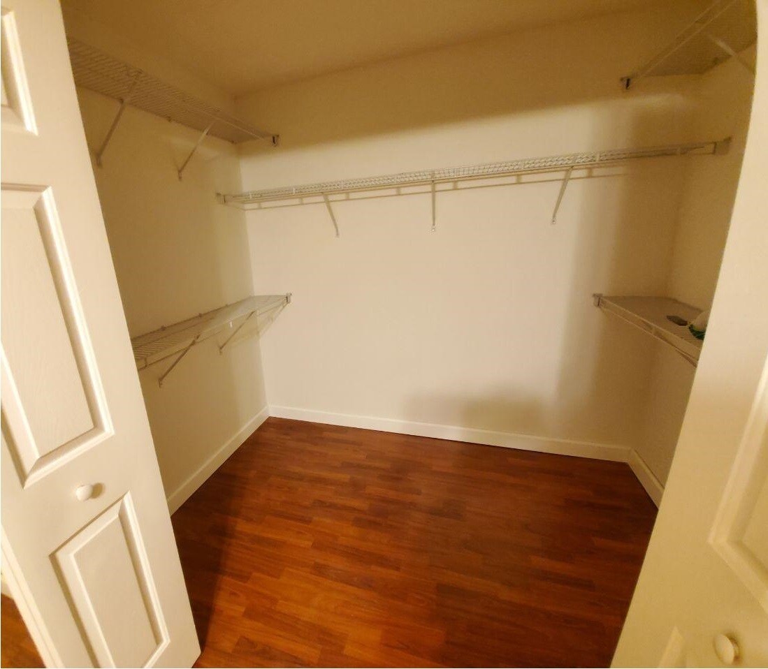 Walking Closet - 7291 NW 173rd Dr