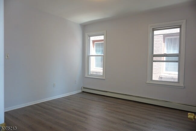 Building Photo - 124 Ridge St