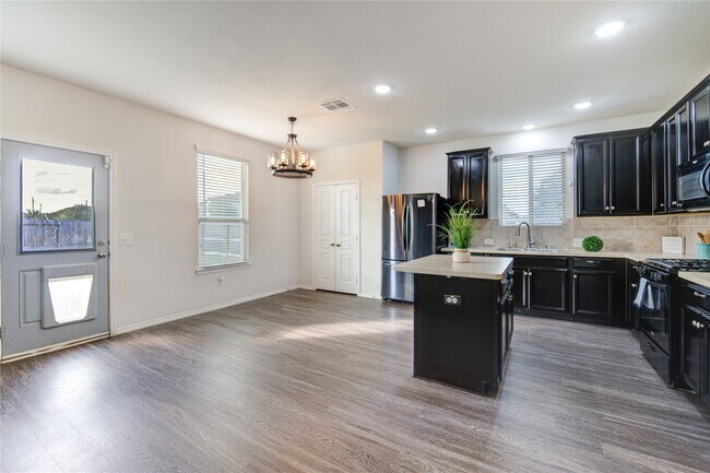 Building Photo - 5027 Brewcastle Ln