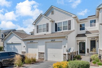 Building Photo - 2527 Oneida Ln