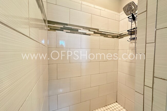 Building Photo - AVAILABLE! Modern 4BR Home - Beach & Base Proximity
