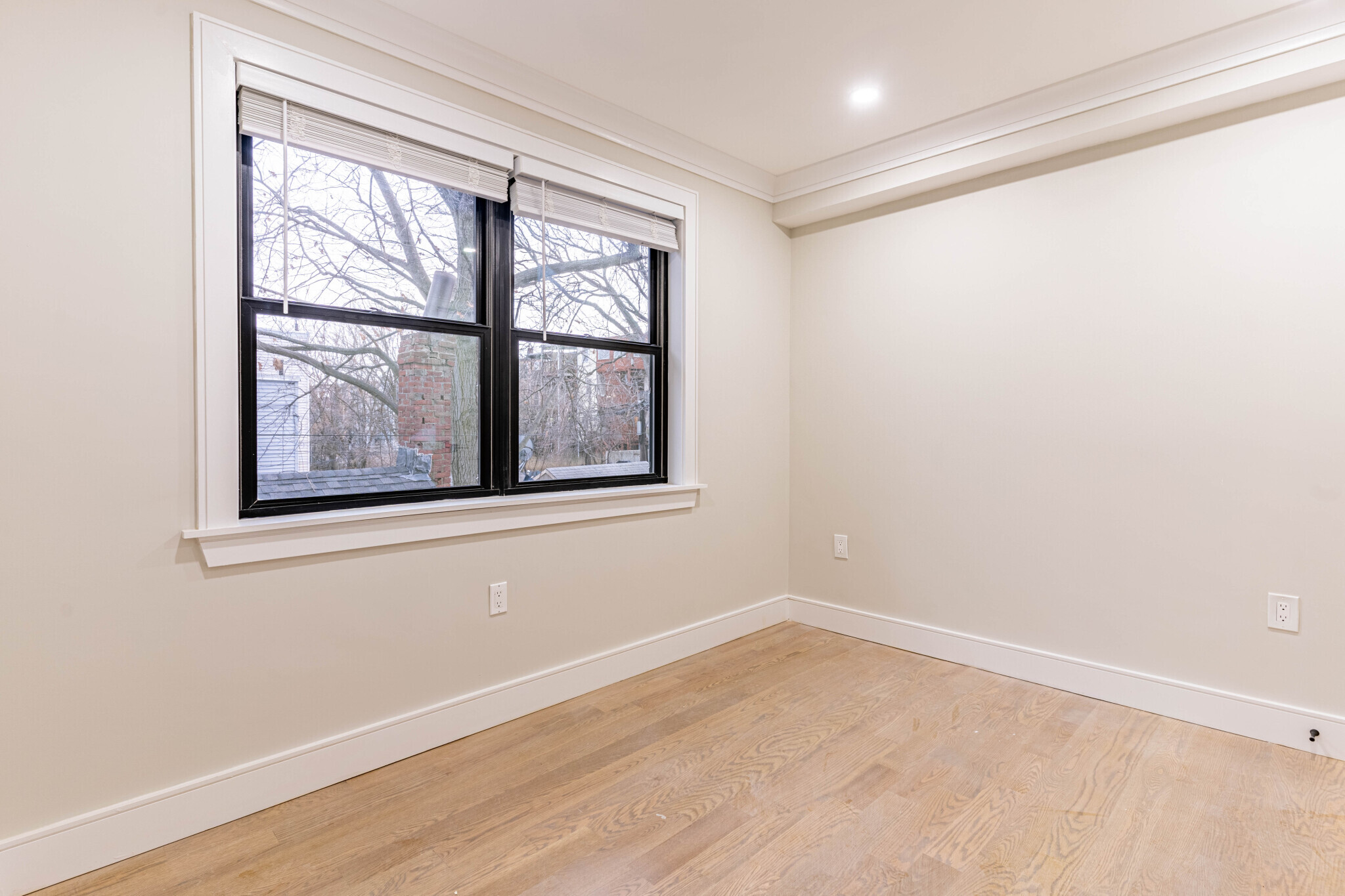 Building Photo - 152 Trenton St
