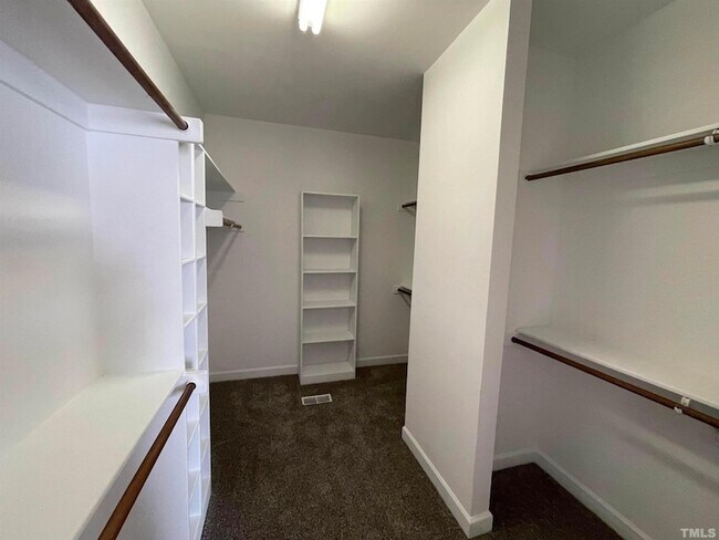 Building Photo - 112 Worthington Ct