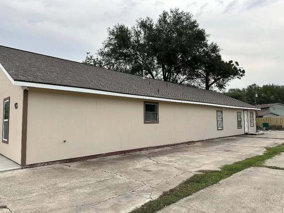 Building Photo - 2924 Byley Blvd