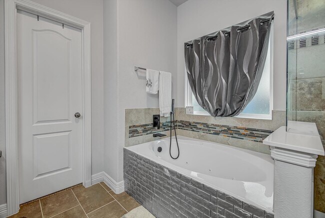 Building Photo - 2319 Gentle Breeze Ln