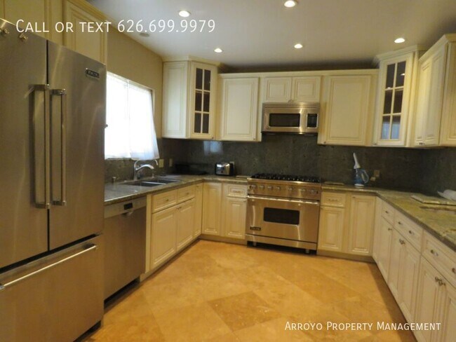 Building Photo - 1212 N Story Pl