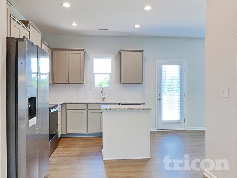 Building Photo - 176 Olde Pl