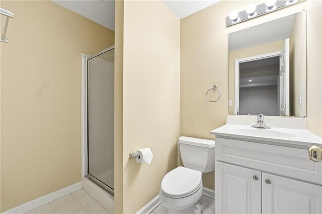 Building Photo - 5145 Harbour Ridge Dr