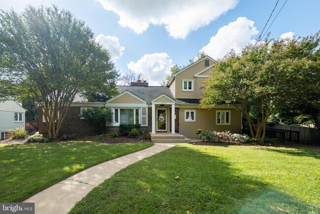 Building Photo - 4614 ROXBURY Dr