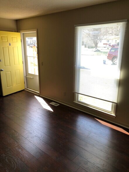 Building Photo - 204 S Saint John St