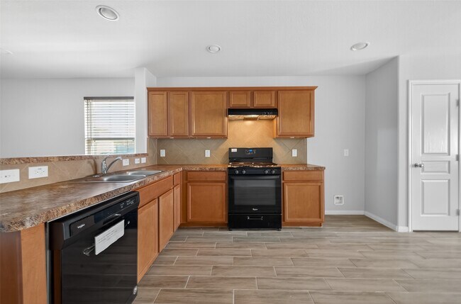 Building Photo - 2730 Skyview Silver Dr
