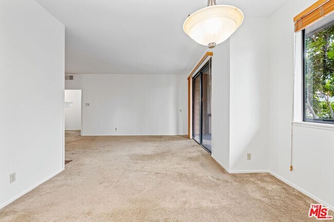 Building Photo - 306 Bora Bora Way