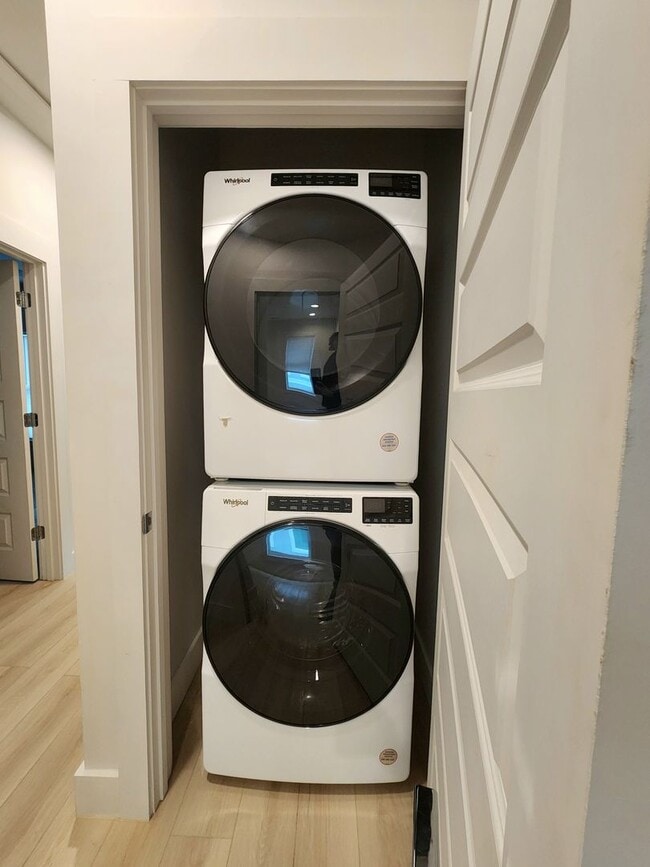 Building Photo - Gulf Shores 2/2.5 cottage available now