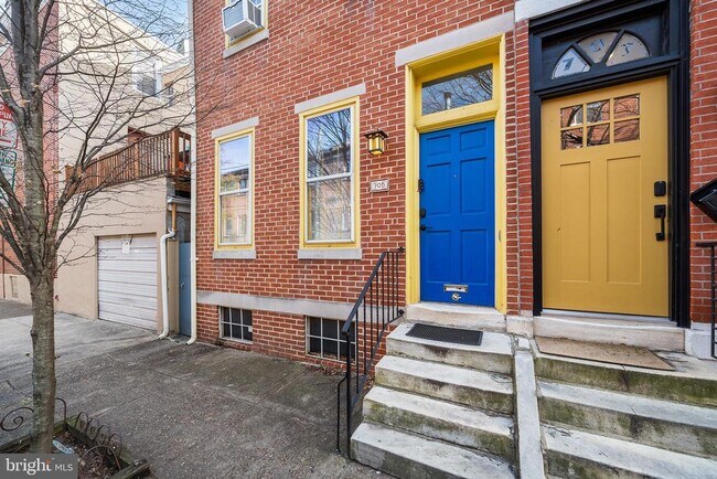 Building Photo - 705 S Warnock St