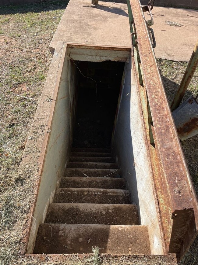 Building Photo - Sun-Kissed Snyder Retreat – Modern Comfort Meets Classic Charm