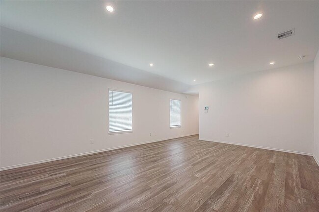 Building Photo - 5734 Avalon Woods Dr