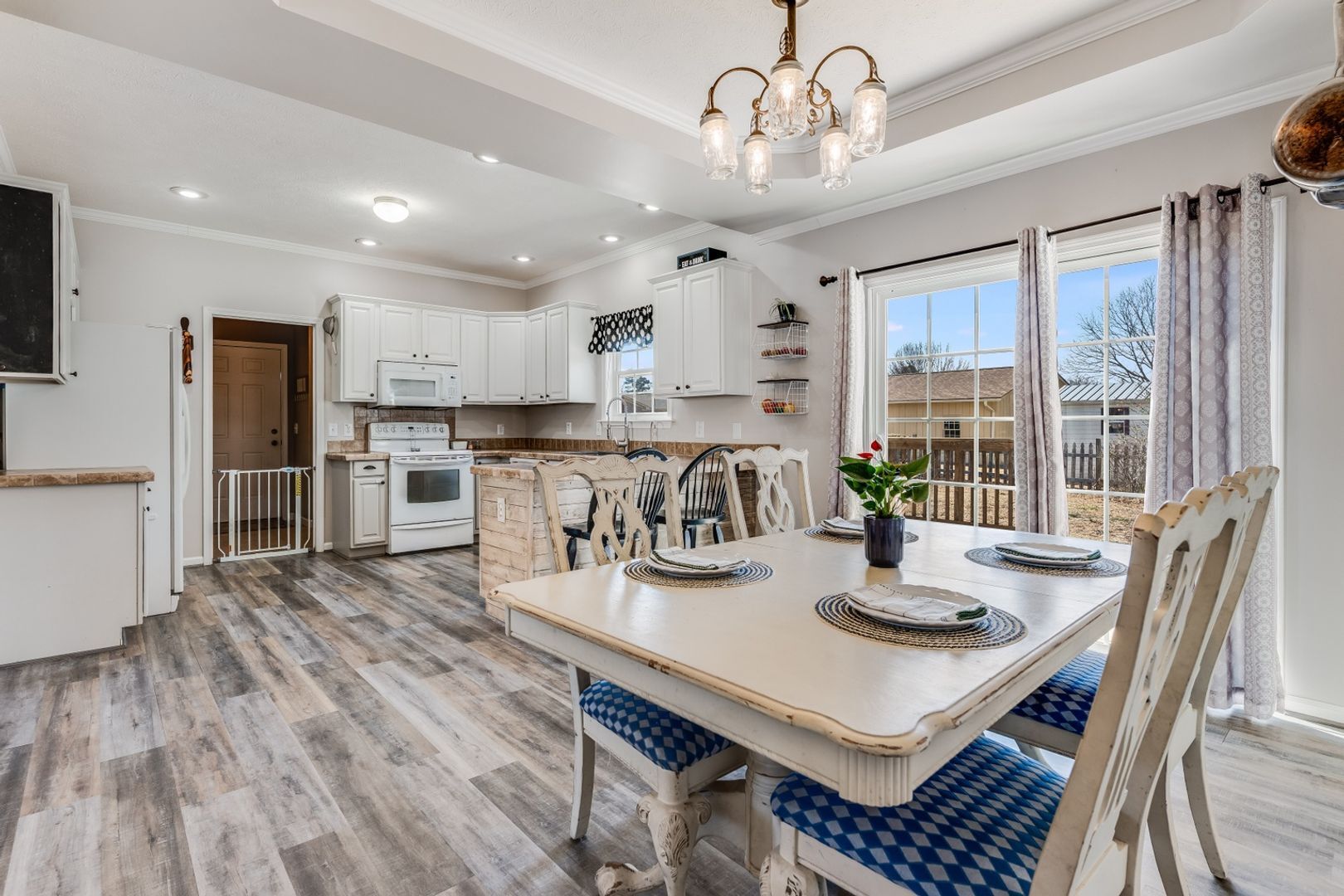 Building Photo - 113 Gladys Ln