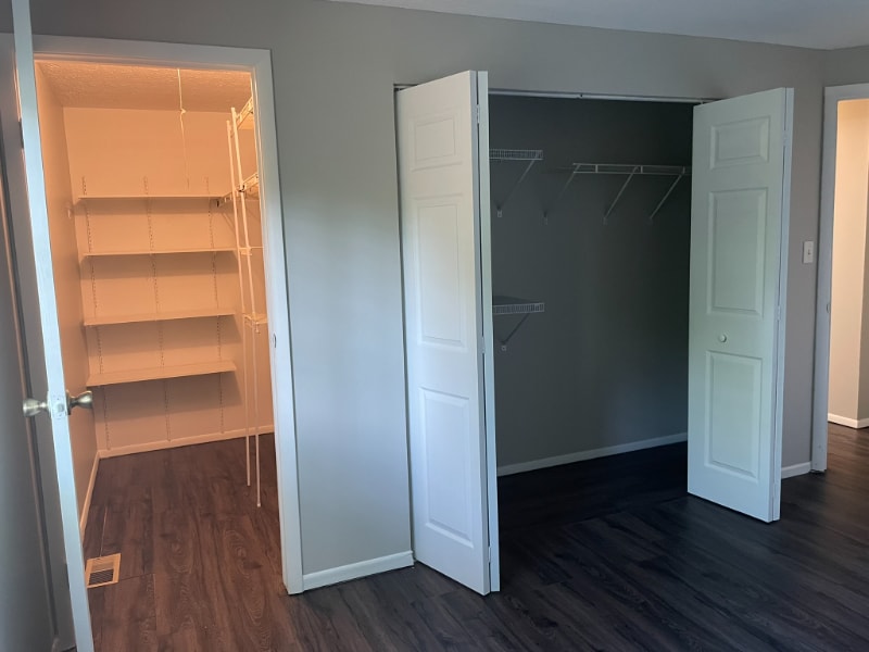 Building Photo - 3845 Farm Brook Ln