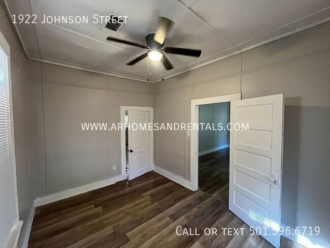 Building Photo - 1922 Johnson St