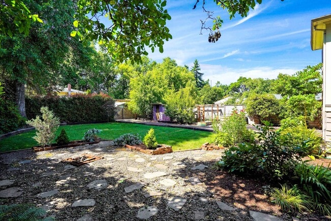 Building Photo - 22nd St Duplex - VPM295T-3