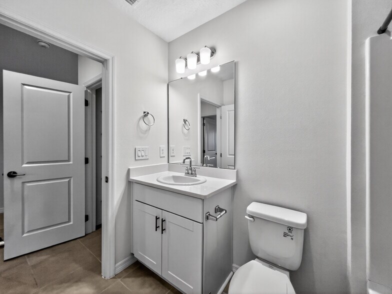 Building Photo - 3917 Southern Vista Loop