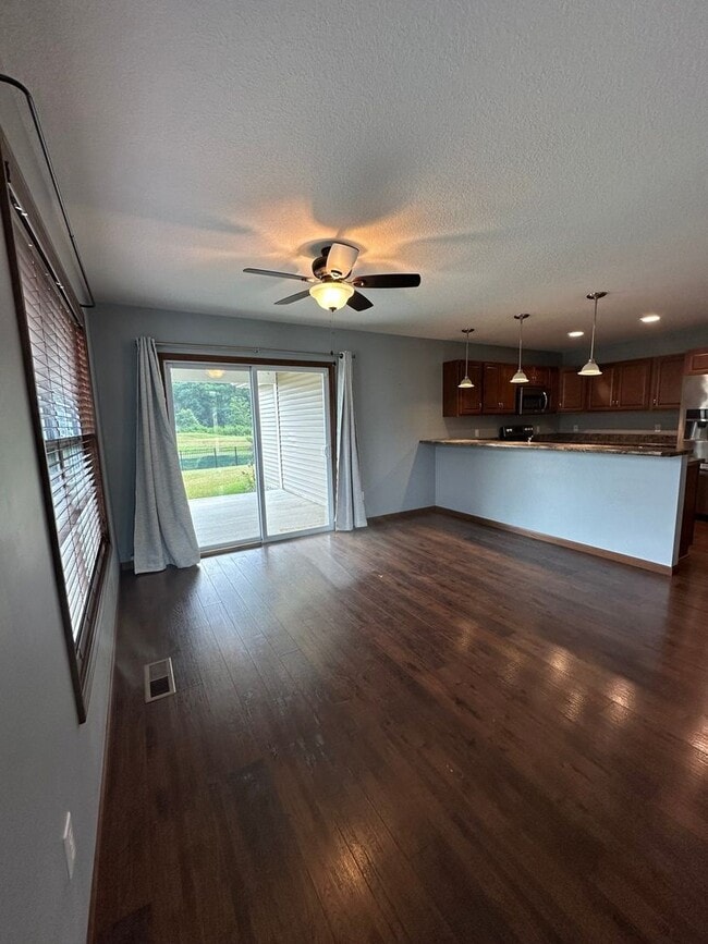 Building Photo - Charming 3BR House in Roanoke