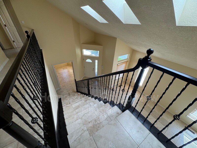 Building Photo - 7005 Sky Valley Way NE