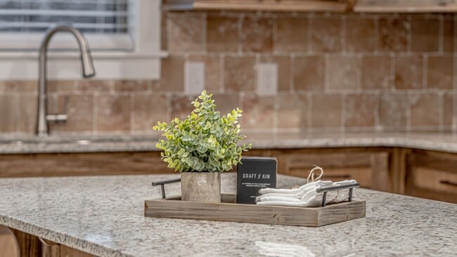 Building Photo - Beautiful home awaits you!