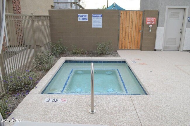 Building Photo - 4100 S Pinelake Way
