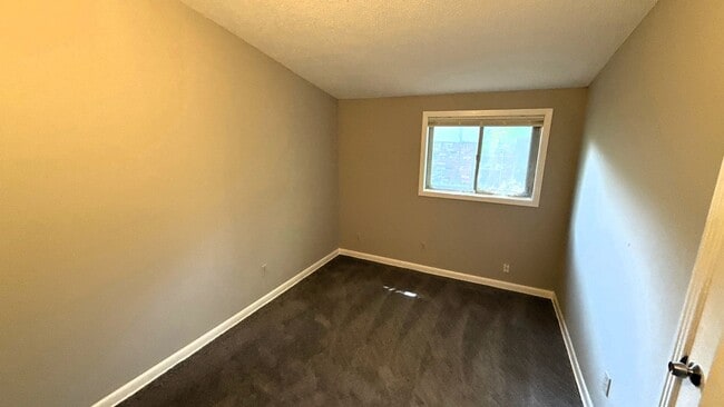 Building Photo - 4931 Cloister Ave