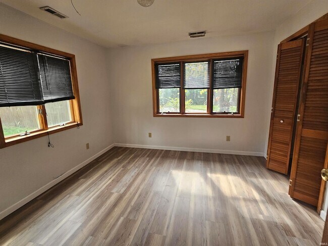 Building Photo - 128 N Roosevelt St